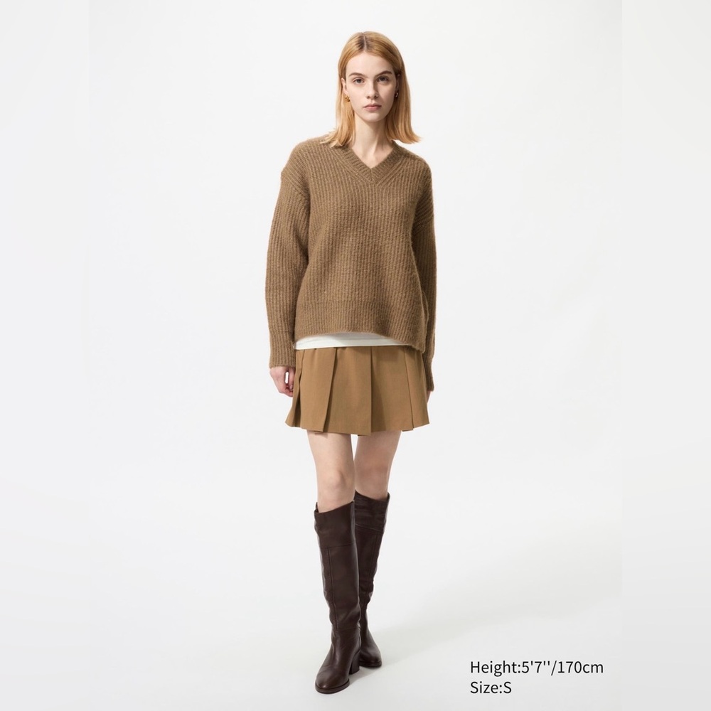 Uniqlo Fluffy V-Neck Wool Blend Sweater